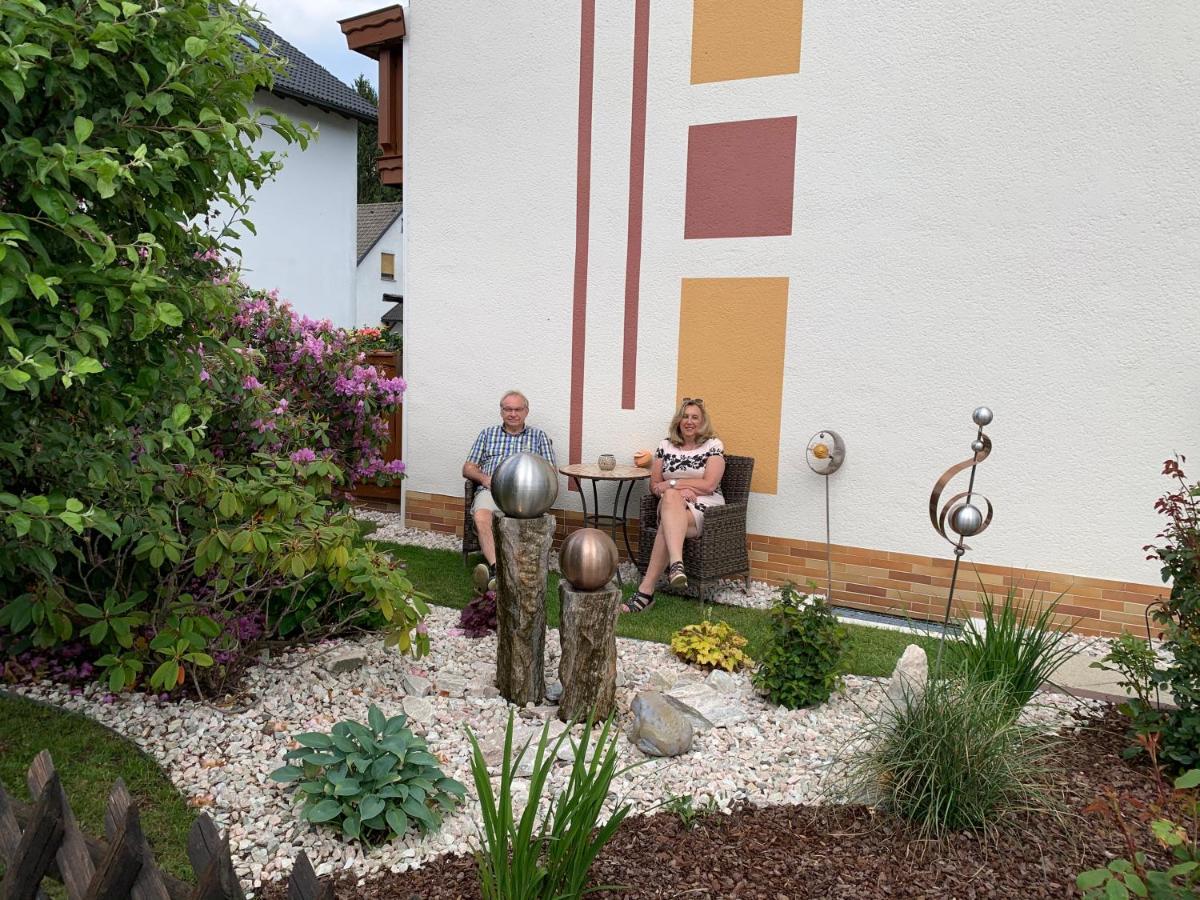 Ferienwohnungen Und Gaestezimmer Herrmann Steinbach am Wald Exterior foto