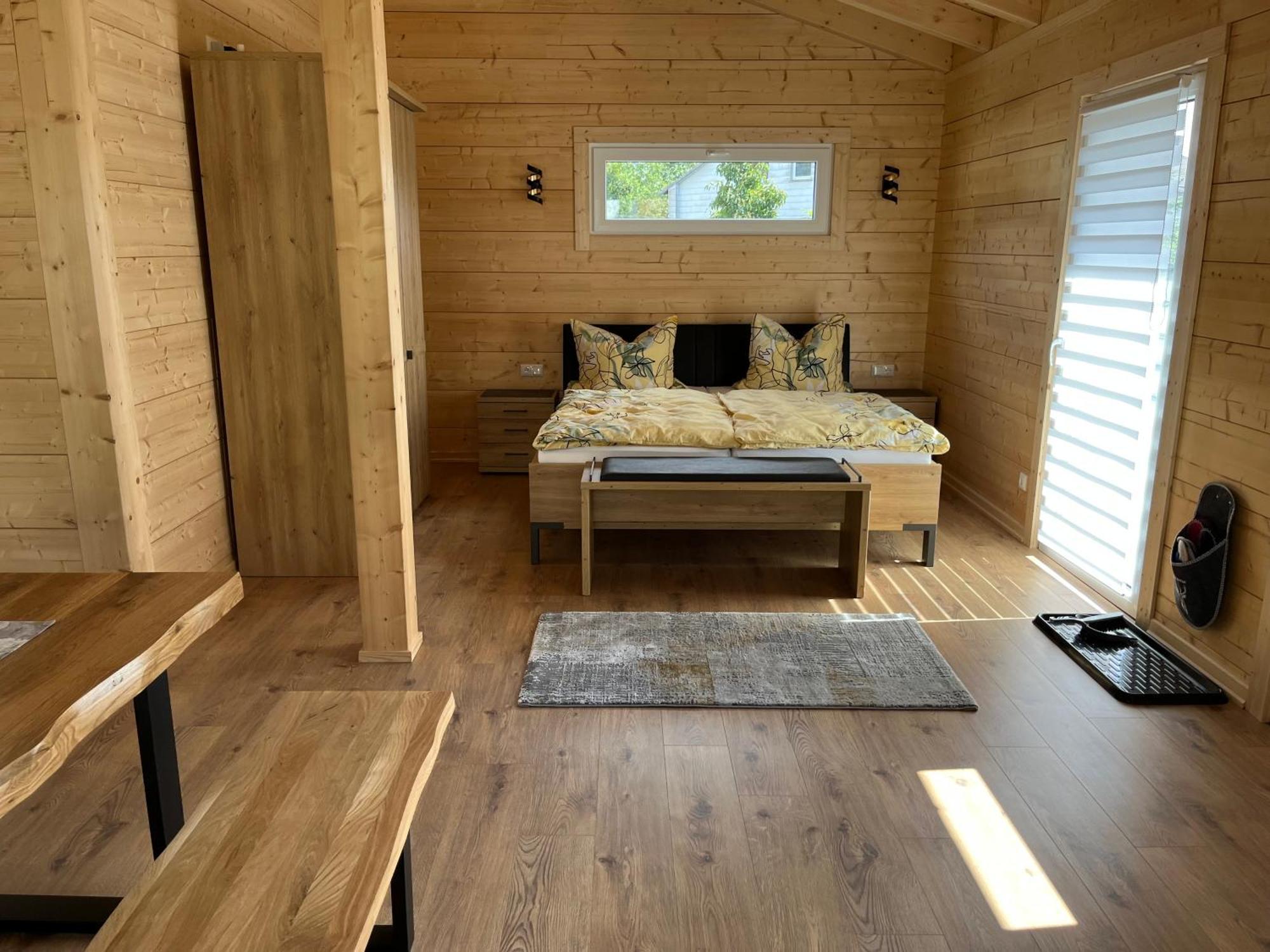 Ferienwohnungen Und Gaestezimmer Herrmann Steinbach am Wald Exterior foto