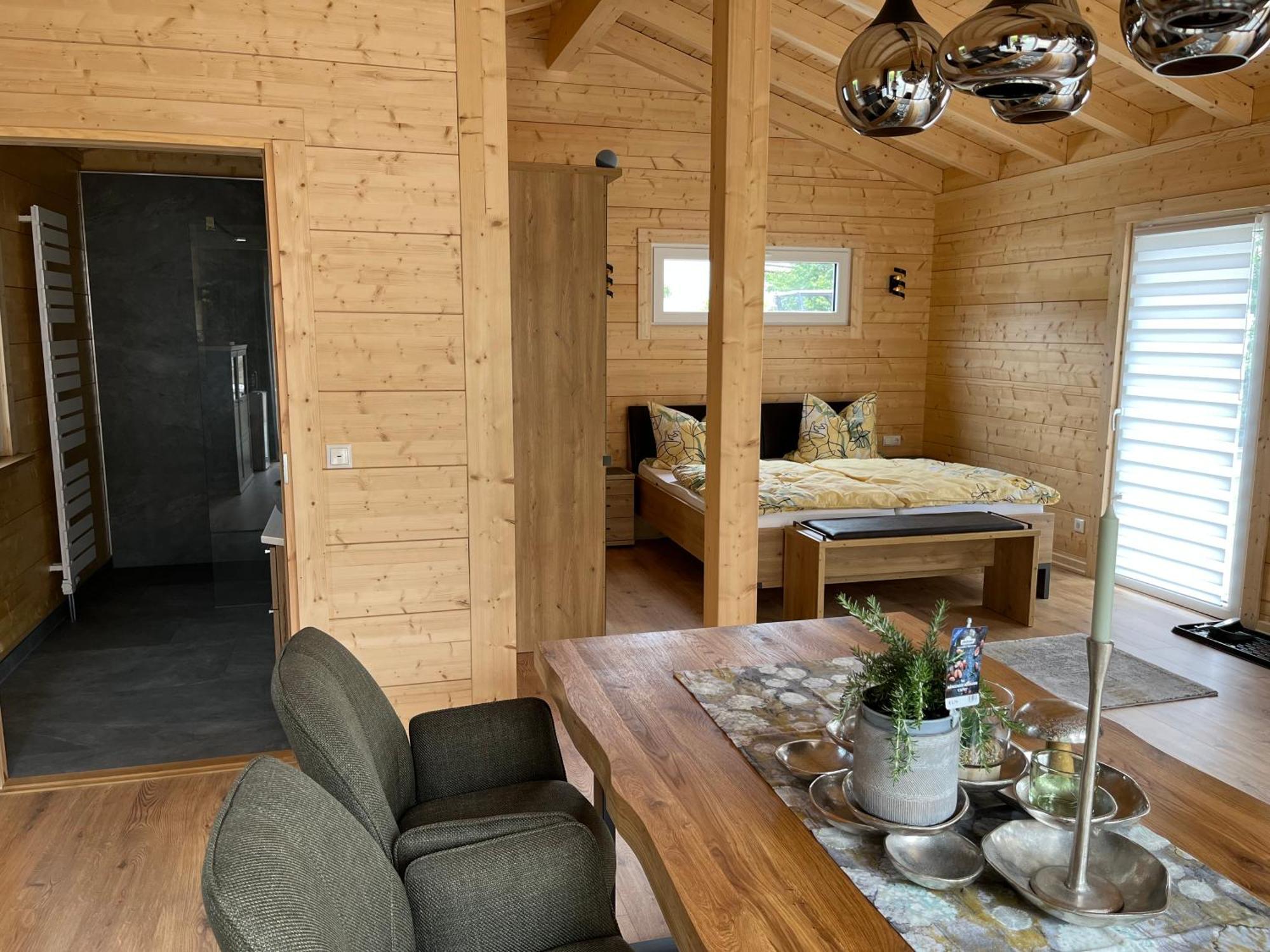 Ferienwohnungen Und Gaestezimmer Herrmann Steinbach am Wald Exterior foto